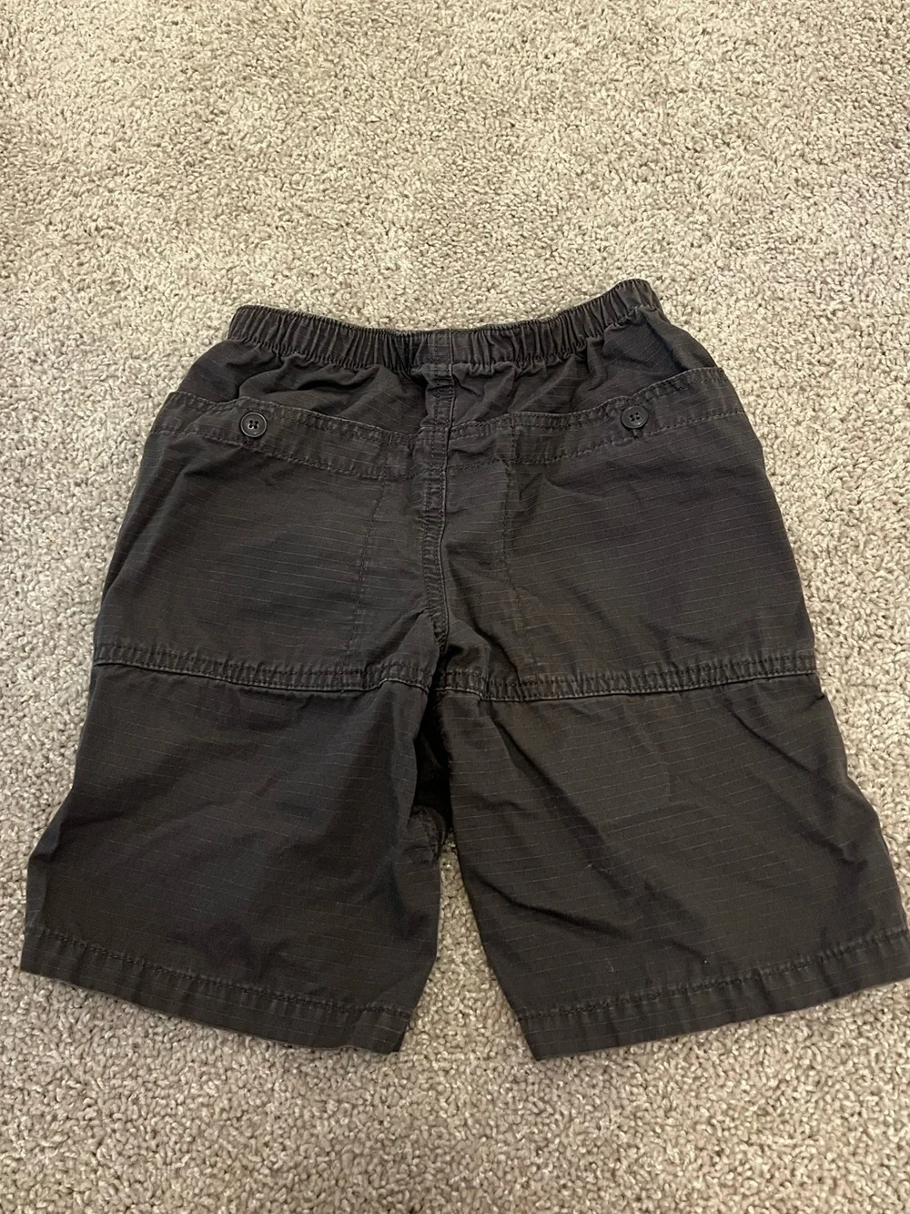 🔘GAP: Boy size L, charcoal shorts w/black belt accent & pockets preowned🔘